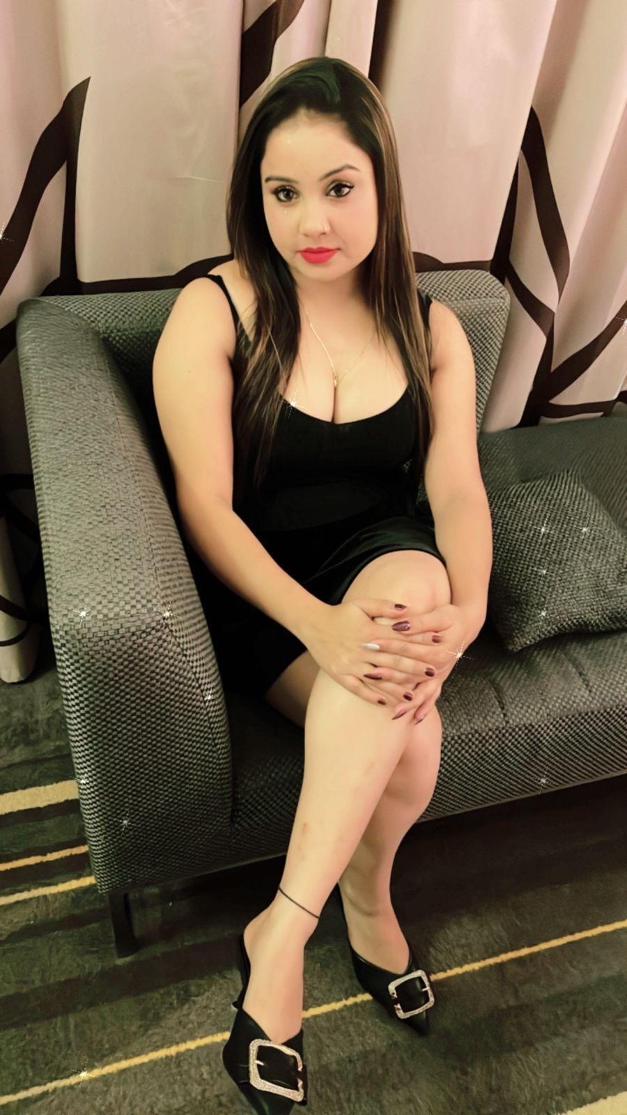 Agra call girl